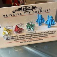 Kellogg’s snap crackle pop figures toys cereal pencil topper blue red yellow 