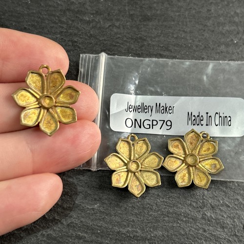 Copper colour raised daisy - raised,
