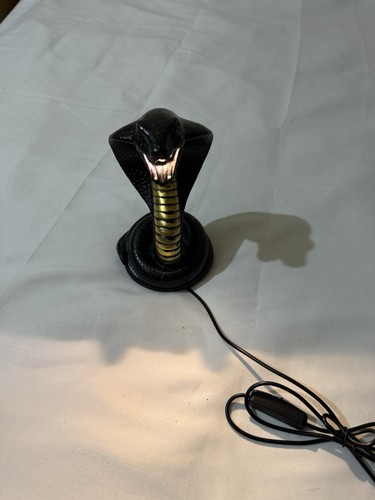 Cobra snake usb - snake, table