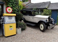 Classic 1960's-'70's petrol station forecourt Wayne Meteor pump.