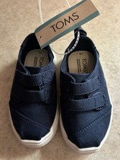 NWT TOMS classic navy Canvas