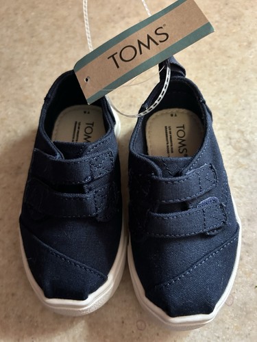 Nwt toms classic navy - classic,