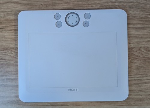 Wacom bamboo fun small touch - small,