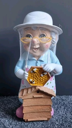 Mini bee keeping - bee, gnome