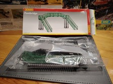 Hornby R075 Footbridge Boxed. OO Gauge.