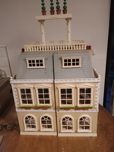 Sylvanian families grand hotel - families,