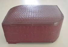 VINTAGE TWO TIER RAFFINEE