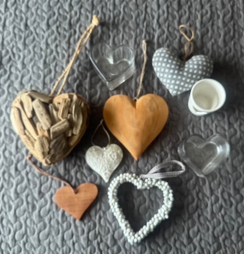Job lot hearts driftwood - lot,