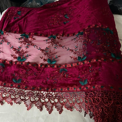 Embroidered lace edge velvet