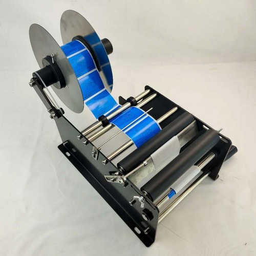 Manual round bottle labeling - bottle,