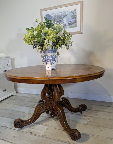 Tilt top loo - loo, table