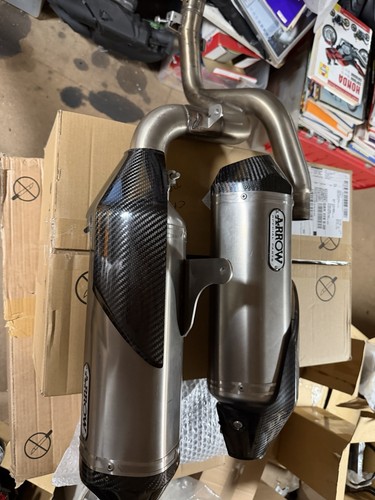 Triumph speed triple 1050 - triumph,