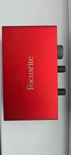 Focusrite scarlett 2i2 - scarlett, solo