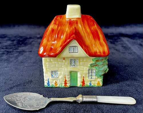Carlton wear thatched cottage - thatched,