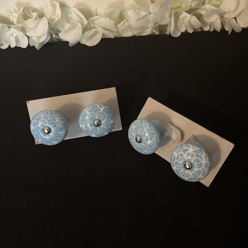 Set four blue and - of, white