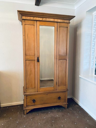 Antique coat cloak cupboard - /,