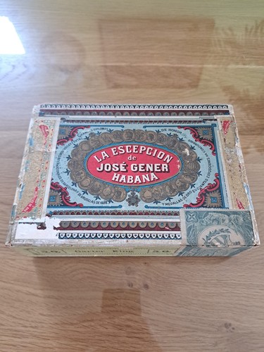 Antique wooden cigar box - box, empty
