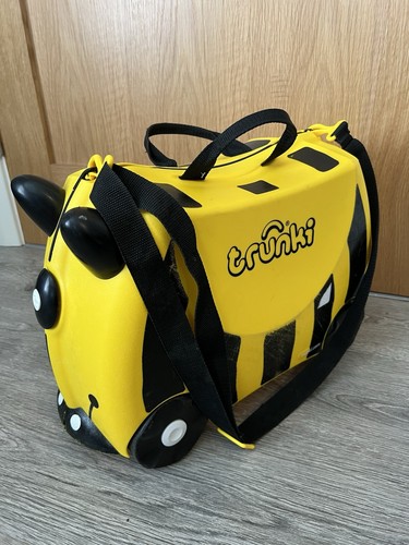 Trunki ride kids suitcase - on,