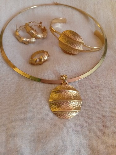 Matching gold plated ring - matching,