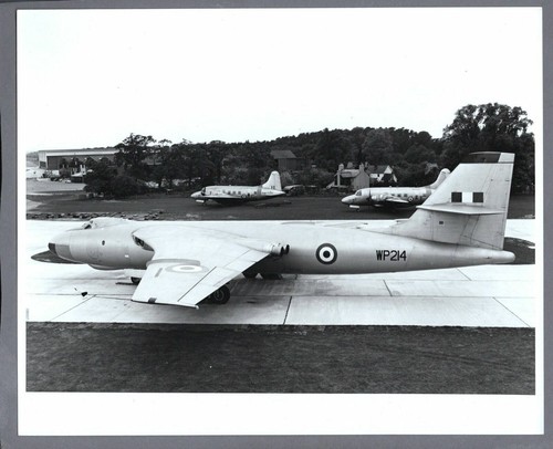 Vickers valiant bomber - bomber, wp214