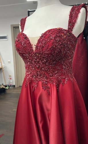 Stunning one kind couture - stunning,