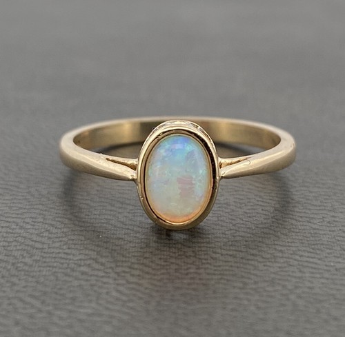 9ct yellow gold 1ct oval - 9ct,