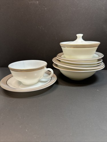 Vintage pyrex milk glass bowls - glass,