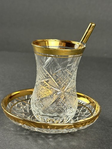 Crystal clear cut - glass, tea
