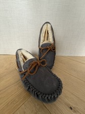 UGG Dakota Women's Sheepskin