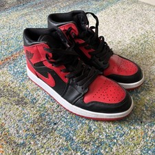 Air Jorden 1 Mid Banned 2021