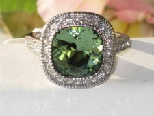 Ladies green zircon ring