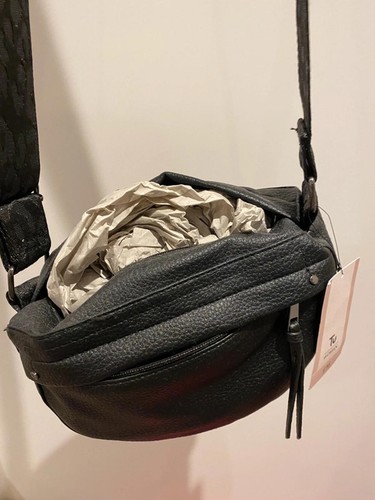 Bnwt woman black - tu, handbag