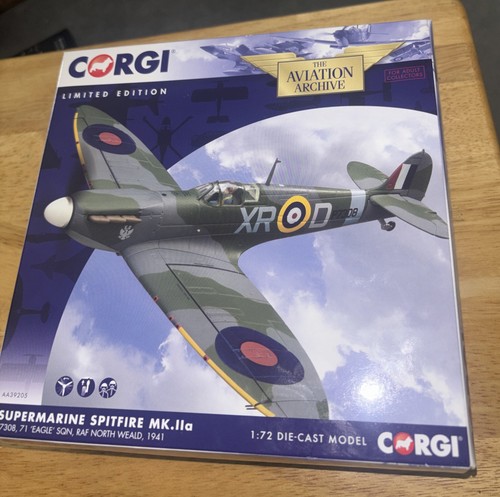 Corgi supermarine spitfire - corgi,