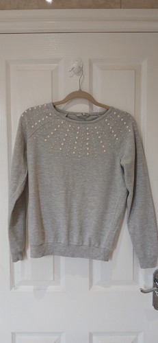 Grey jumper with pearl - jumper,