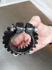 TRIUMPH UNIT EXHAUST CLAMP 1