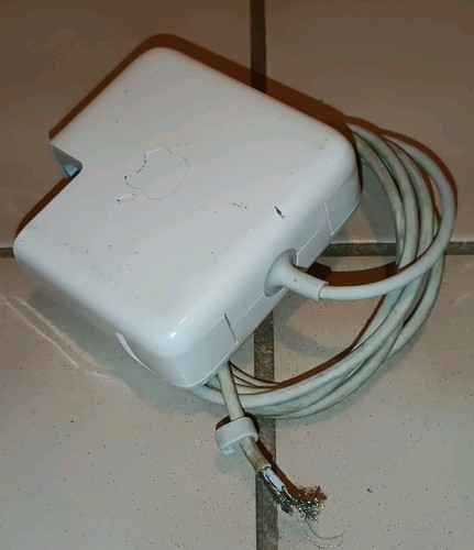 Original power supply - supply, apple