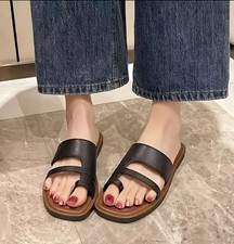 Women Cross Strap Flat