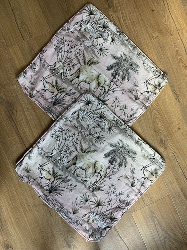 Pair next safari - of,