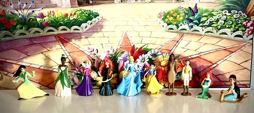 Disney princesses toy figures - disney,