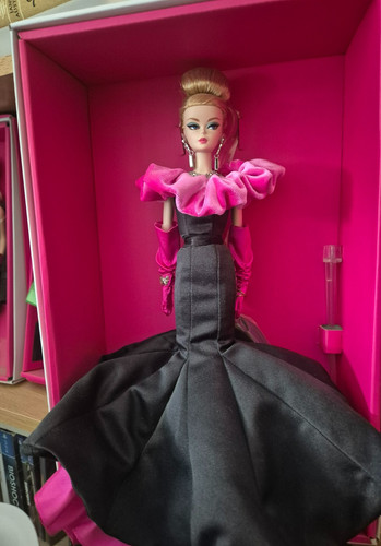 Barbie signature fashion model - signature,