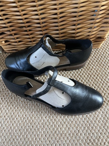 Clark black bar shoe - black, t-bar