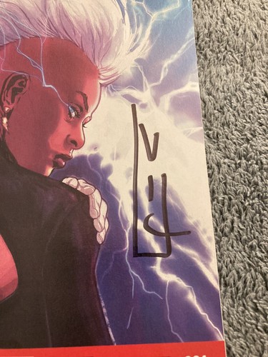 Marvel comics storm - marvel, signed