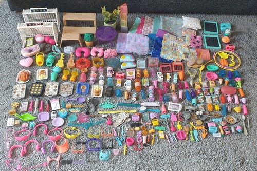 Large bundle lot barbie - large, of
