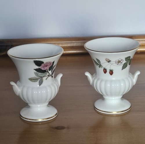 Pair vintage wedgwood - pair, urn