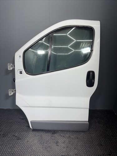 Vauxhall vivaro 2013 front - 2013,