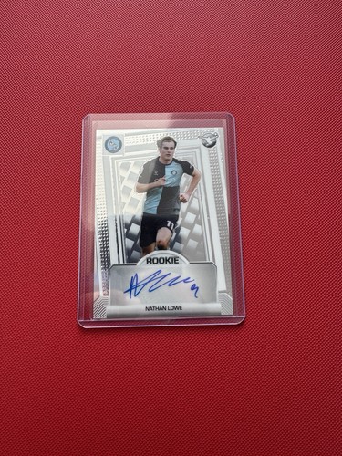 Nathan lowe base rookie auto - lowe,