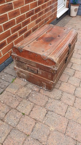 Large victorian metal trunk - large,