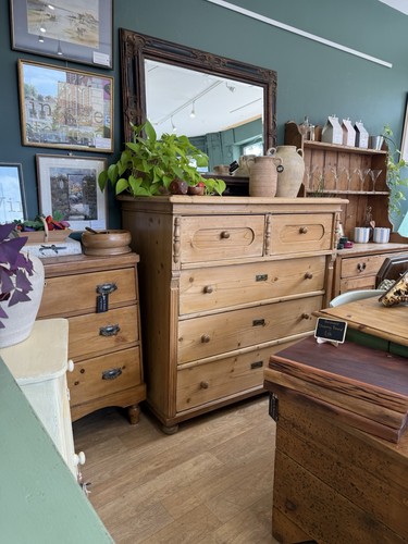 Antique pine chest - pine, of