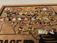 40 DISNEY MINNIE MOUSE PIN