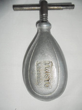 vintage TWISTO - WOODSON Nutcracker - metal- Screw Press